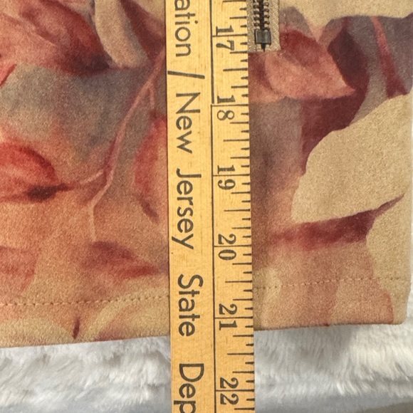 Solitaire Autumn Floral Bomber Jacket - Beige and Burgundy - Picture 12 of 13